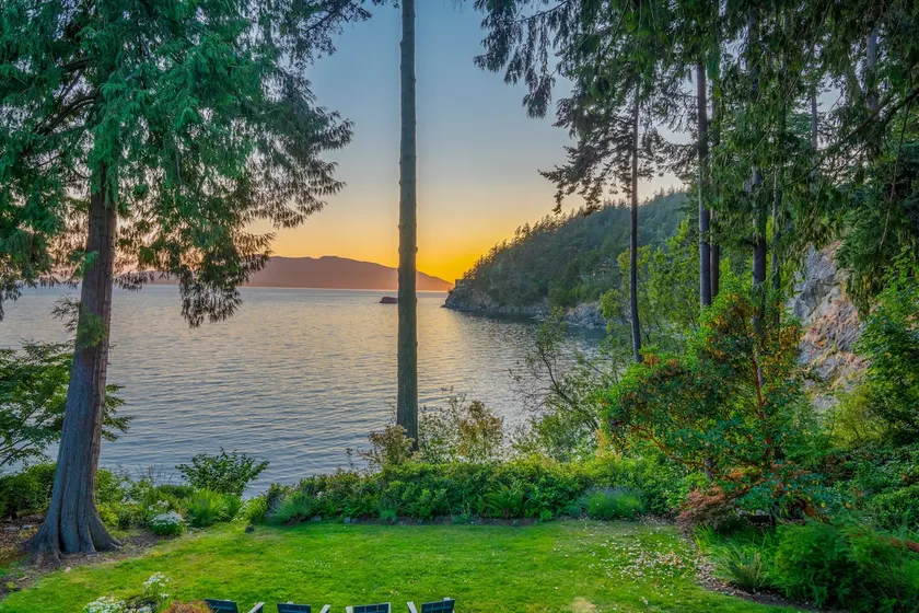 Chuckanut Beachfront Sanctuary - Image 1