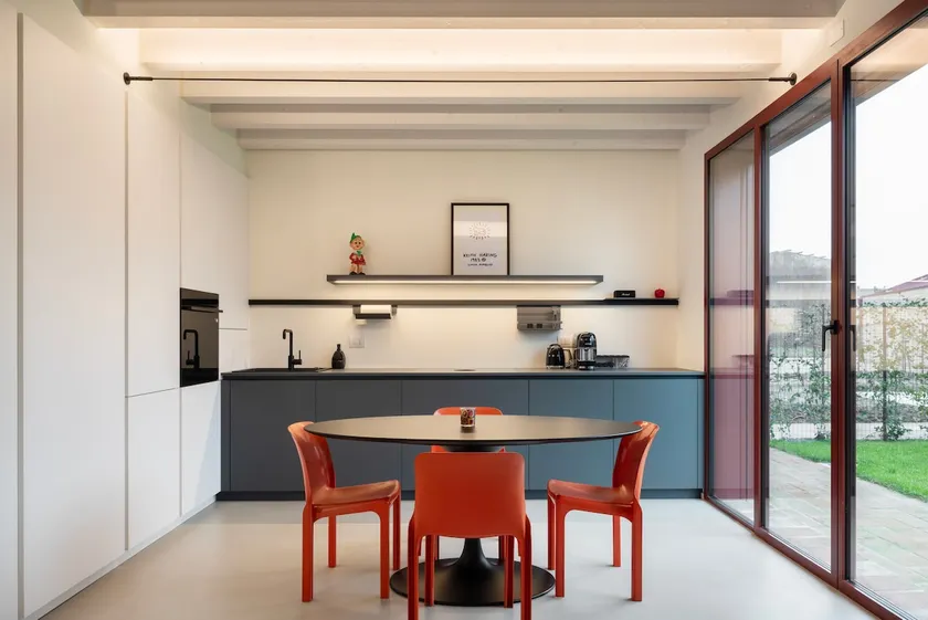 Apartment with garden - Image 1