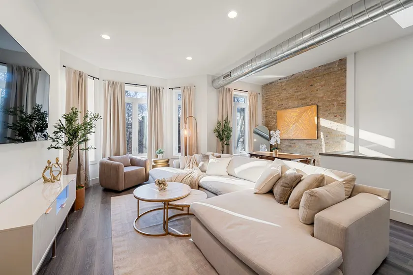 Stylish 2BR stunner w/ unbeatable location - Image 1