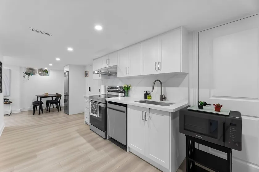 Sage Garden: Premium Apt 2B/1B, Kitchen, Parking! - Image 1