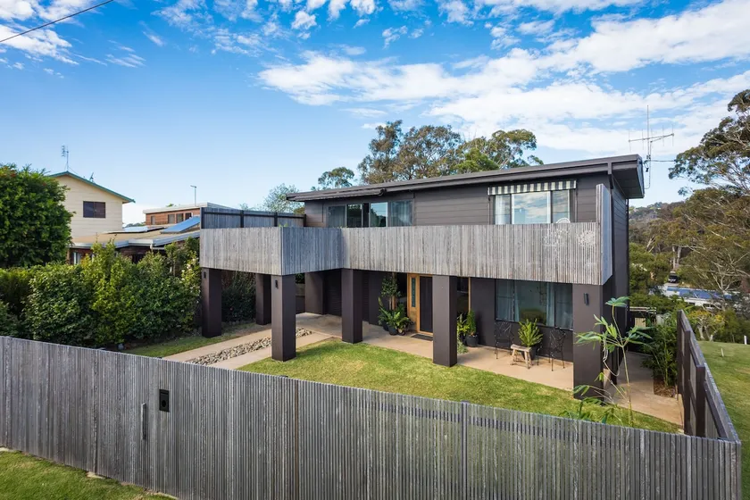 Bay View Beach House - Image 1