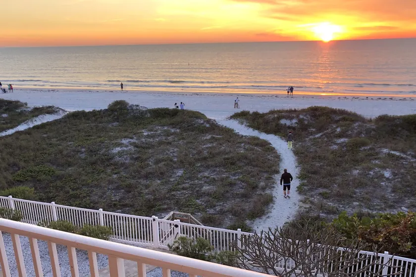 Direct Ocean View Top Floor Renovated. 2BR, 2 Bath - Image 1