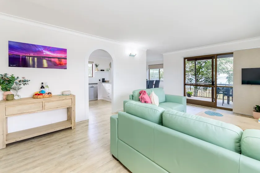 Songbirds on Bribie: Waterfront Perfection - Image 1