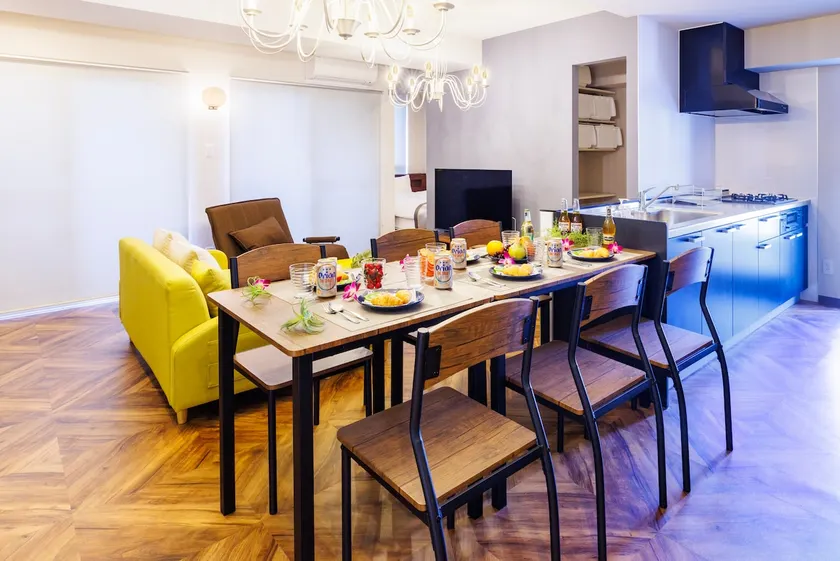 Maximum 8 people. Free parking available for 1 car. 10 minutes from the airport! Great access. Newly built 3LDK rental (1 bathroom, 1 toilet) - Image 1