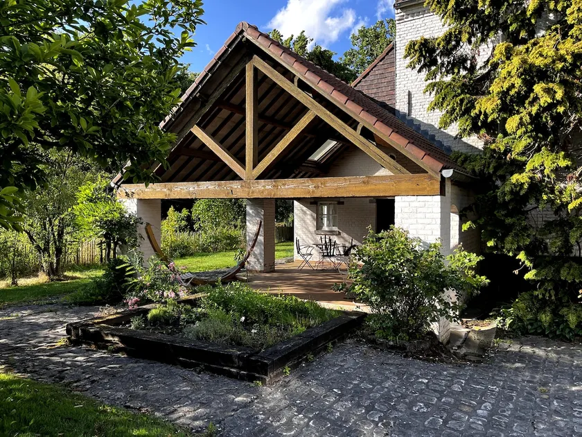 Lake House - Image 1
