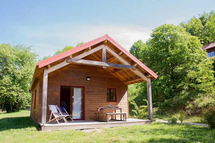Cozy lakeside cottage - Image 1