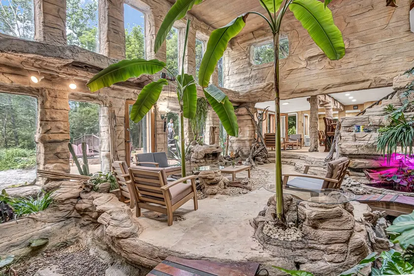 Indoor pool, lake, beach, hot tub, game room, - Image 1