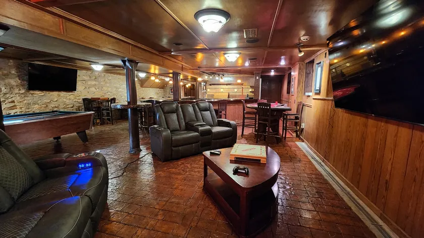 Downtown Apartment w/ Gameroom - Image 1
