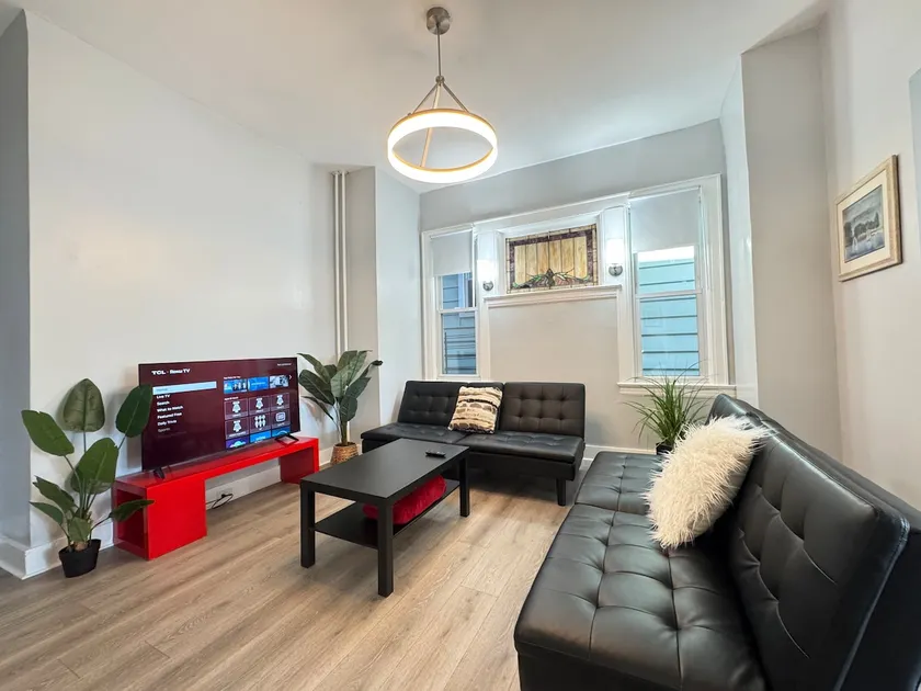 Spacious & Convenient near NYC - Image 1