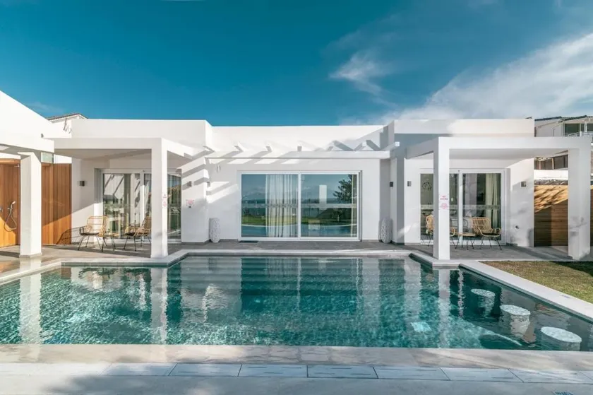 Elegant Seaview Villa & Private - Image 1