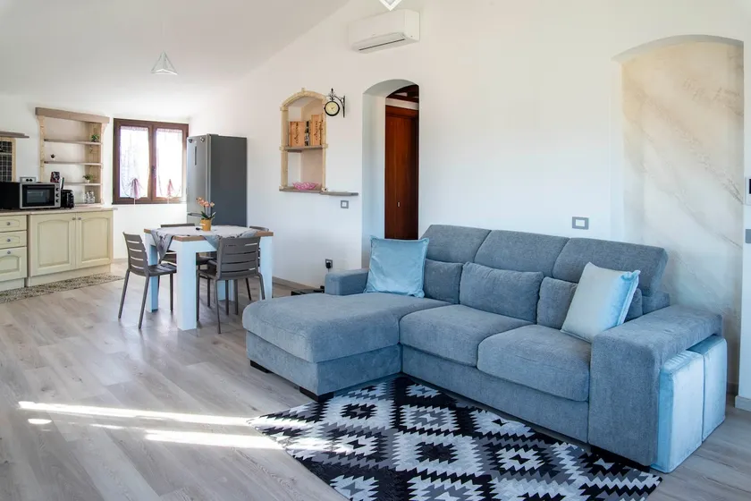 Monica's Guesthouse - Image 1