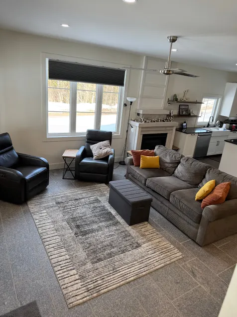 Hillside House, 5 beds, 4 bdrms, and pullout couch - Image 1