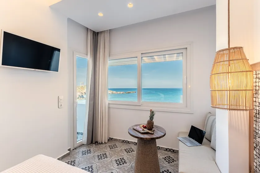 Flèria Seaview Suites - Image 1