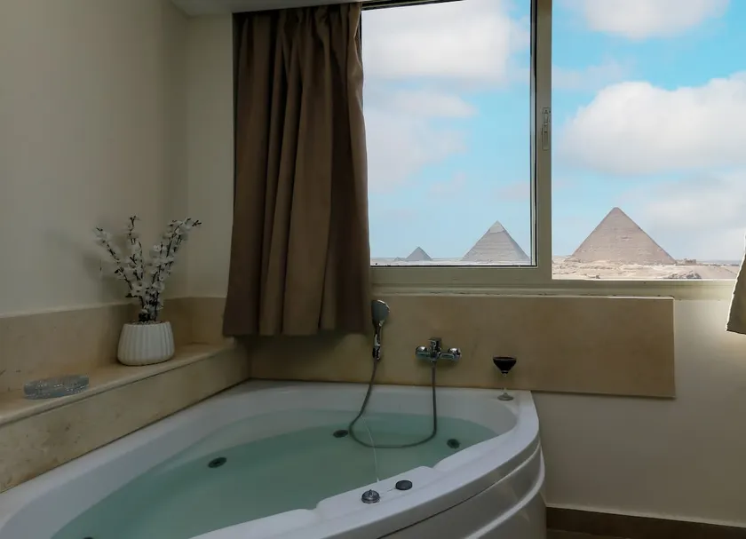 Top Panoramic Pyramids & Museum View W jacuzzi - Image 1