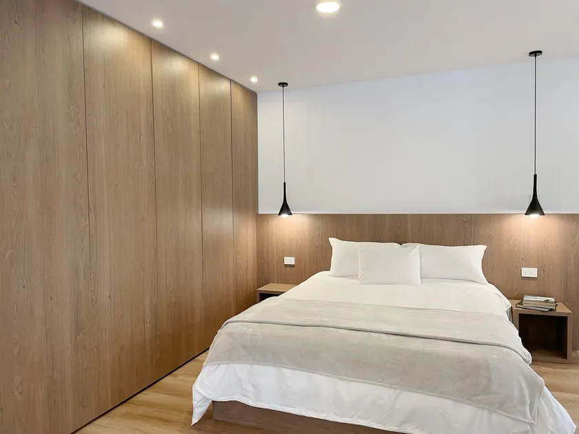 Internal Suite on the Roto Bridge - Image 1