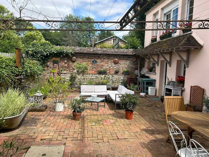 Guesthouse - Image 1