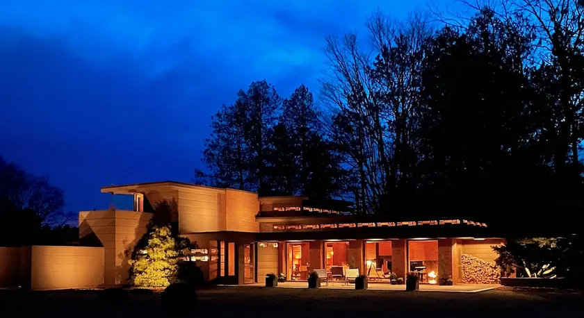 Still Bend/Frank Lloyd Wright's Schwartz House - Image 1