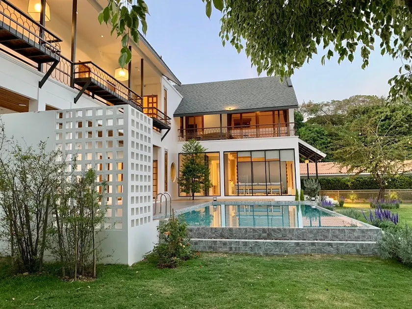 456 The Mata House & Garden - Image 1