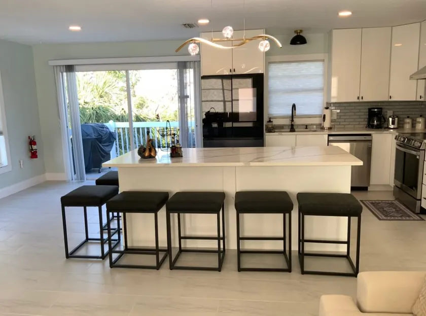 Modern Coastal Quiet & Comfy - Image 1