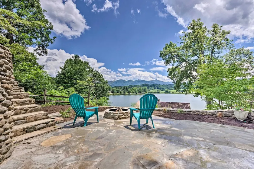 Couples Retreat with Lake and Mtn Views, Fire Pit - Image 1