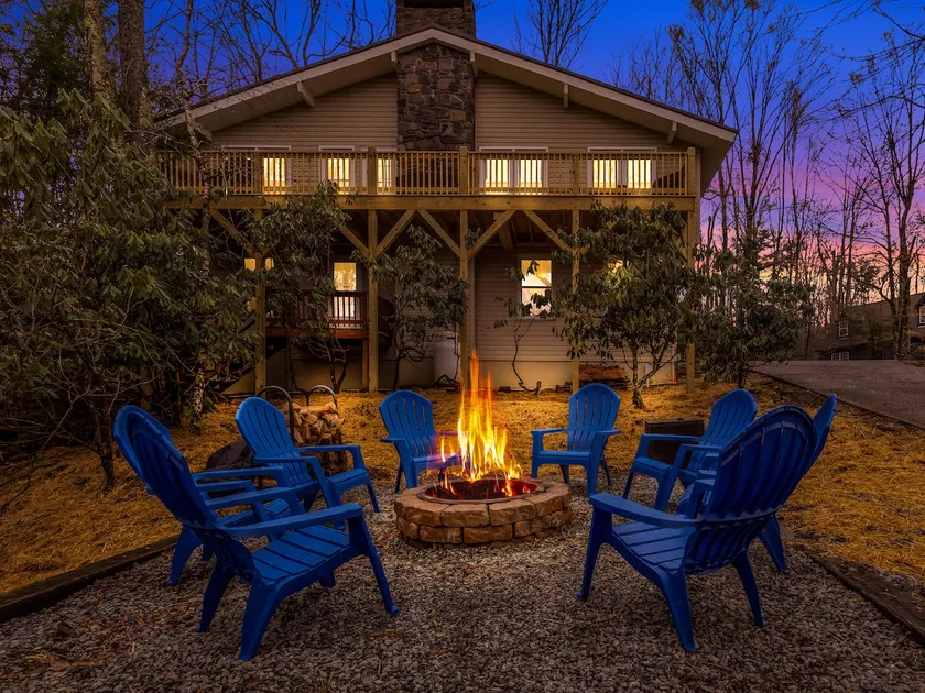 Beech Mnt Lodge - Hot Tub / Game Room / Fire Pit - Image 1