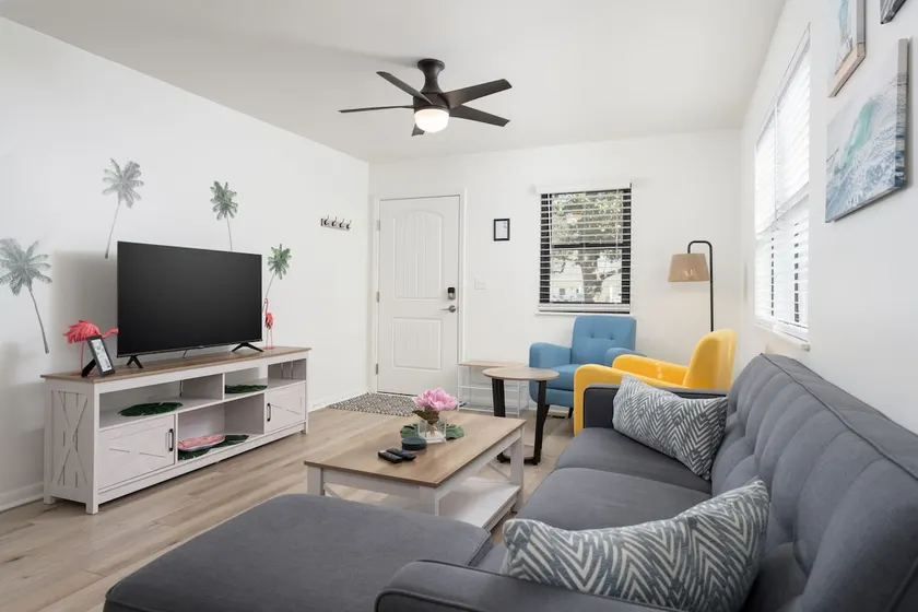 Cozy | King bed | Near the Beach | Quiet Family - Image 1