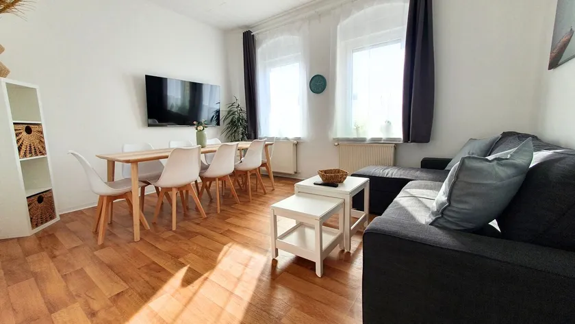 3-room apartment, 2 bathrooms, parking, near Elbepark, SMART TV - Image 1