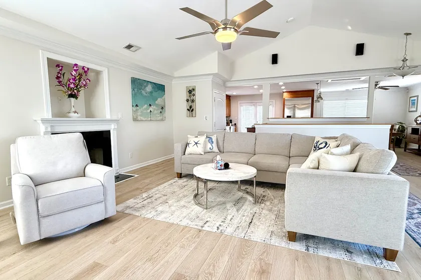 The Salty Pearl - Your Perfect Beach Getaway! - Image 1