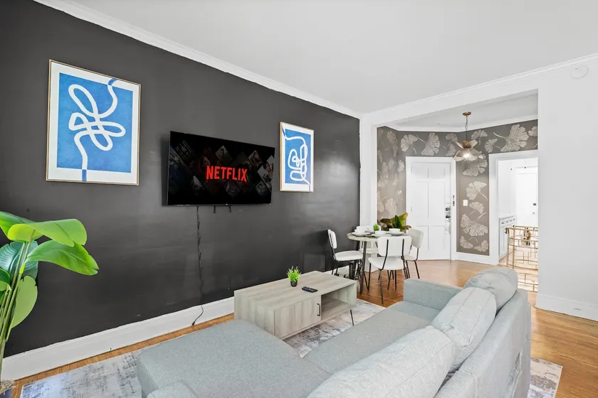Unique 2 BD in Uptown Charlotte - Image 1