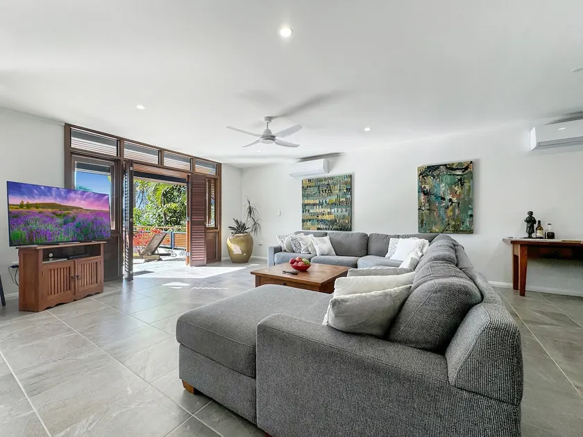 Wongalinga Beachfront Apt 1 - Image 1