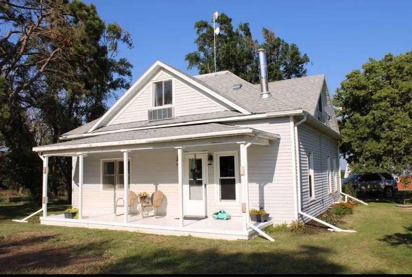 Dirt Road Inn Quiet Country Home - Image 1