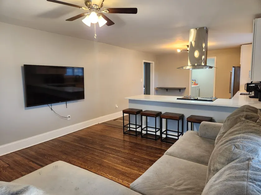 Newly Renovated 3BR Near GVL - Image 1