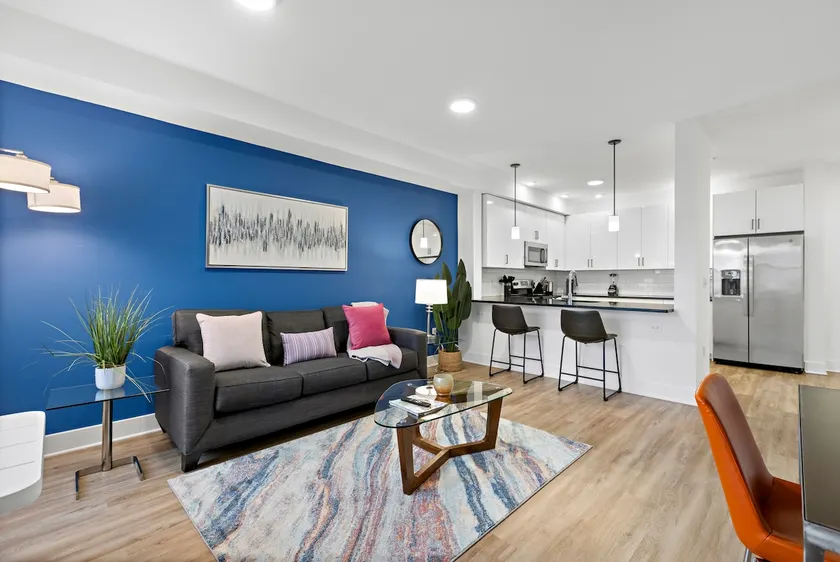 Wonderful ! King Bed! Free Parking ! 30 min to NYC - Image 1