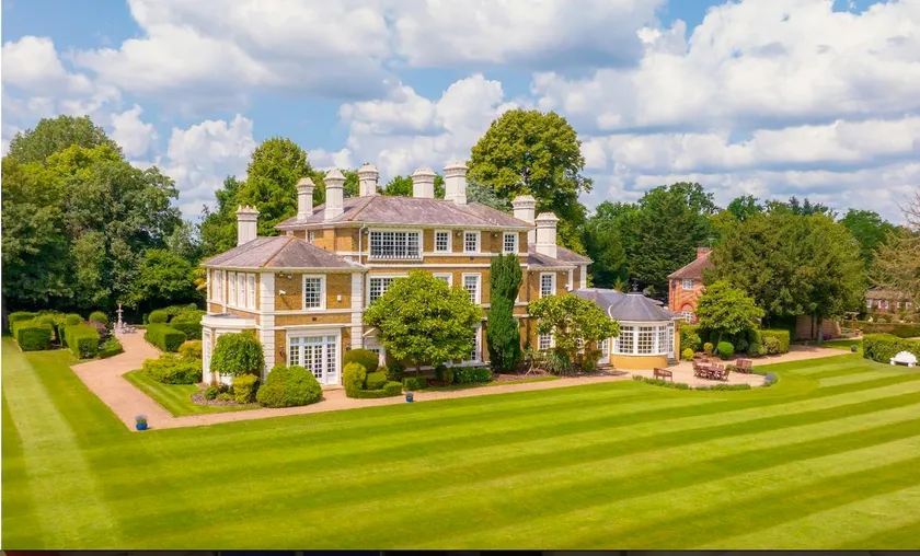 Stunning Country Estate Nr Windsor Castle - Image 1