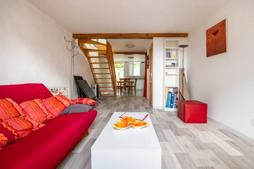 Charm in Cambo - Image 1