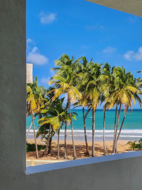 Luquillo Sea Breeze. Beach front - Image 1