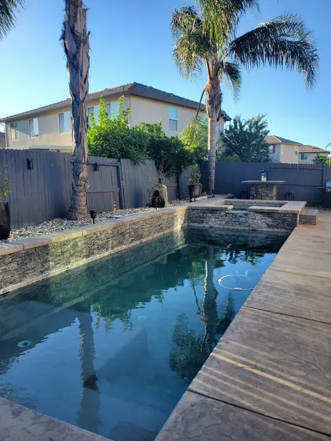Stunning luxury home! - Image 1