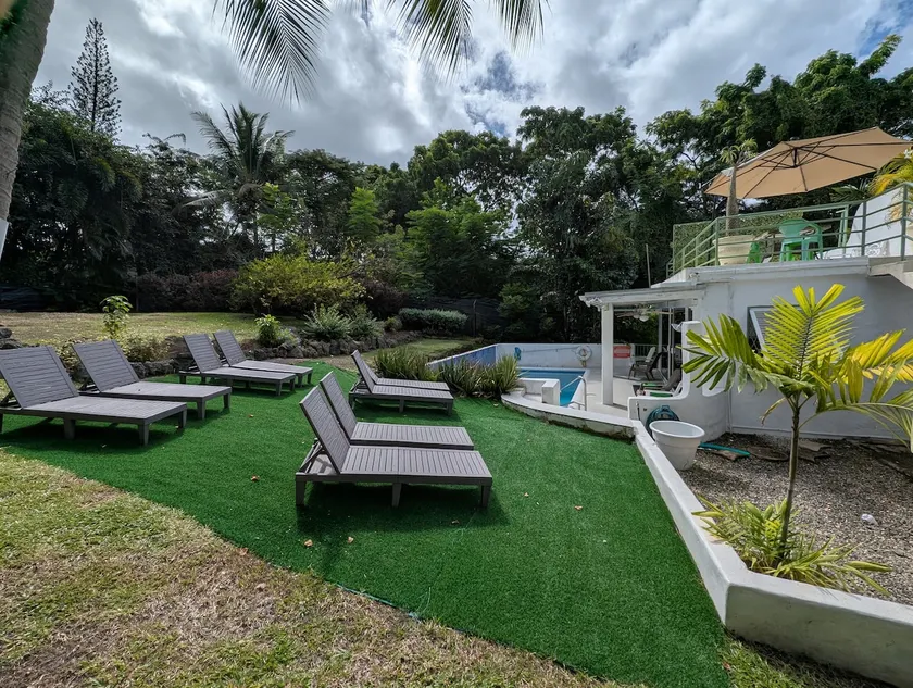 Beautiful Family Home with Pool,  direct access to tennis courts. - Image 1