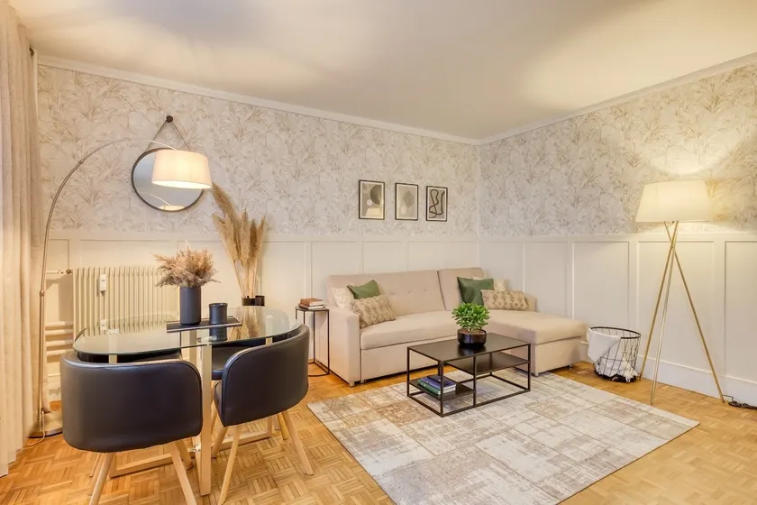 2-bedroom with private parking – CDG – RER B - Image 1