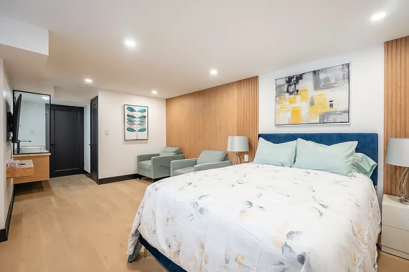 Tranquil 2bedroom basement in charming Mississauga - Image 1