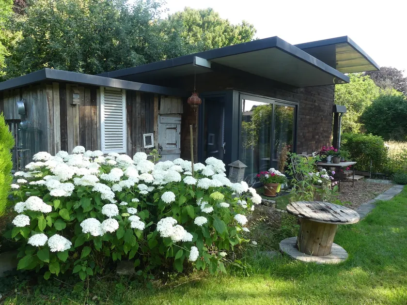 The cabin at the bottom of the garden - Image 1