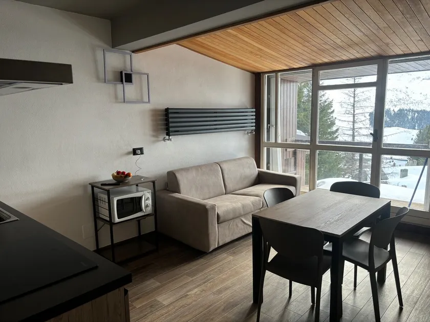 4-bed apartment - Image 1