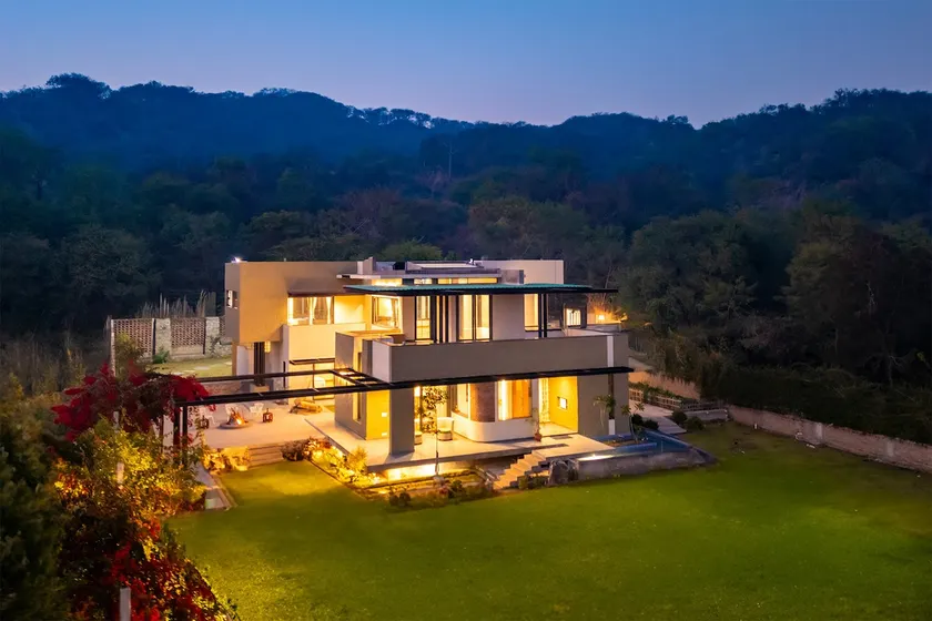Lettgo 3BR Getaway w/Lush Green Lawn @ Chandigarh - Image 1