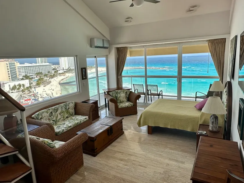 Penthouse 1AB Ocean/beachfront BEST VIEW &location - Image 1
