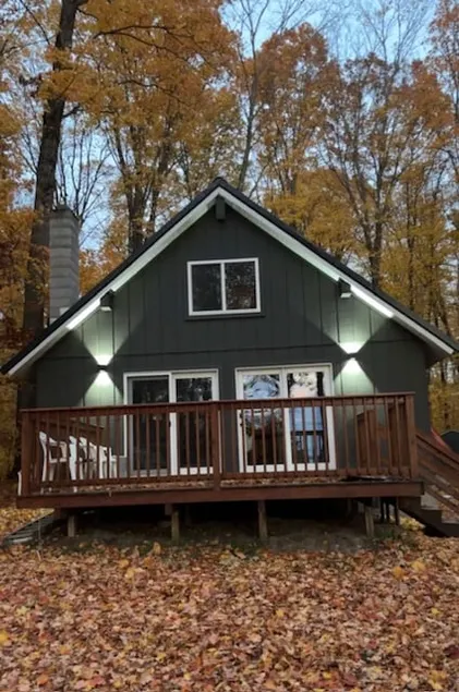 Charming Cottage - East Lake Beautiful view - Image 1