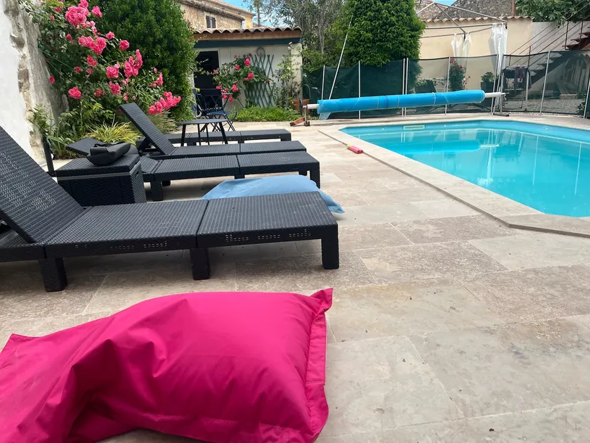 Charming retreat, swimming pool & starry nights - Image 1