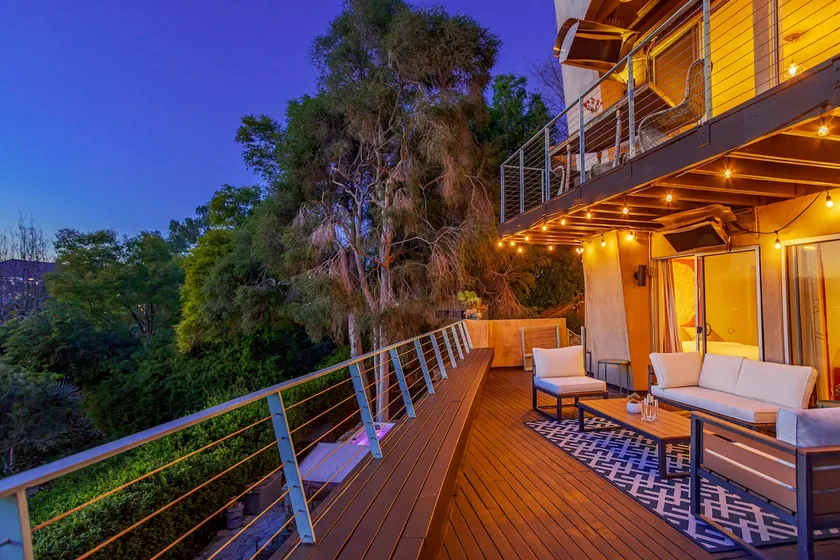 Stunning 2-br, hot tub, views, amphitheater, yard - Image 1