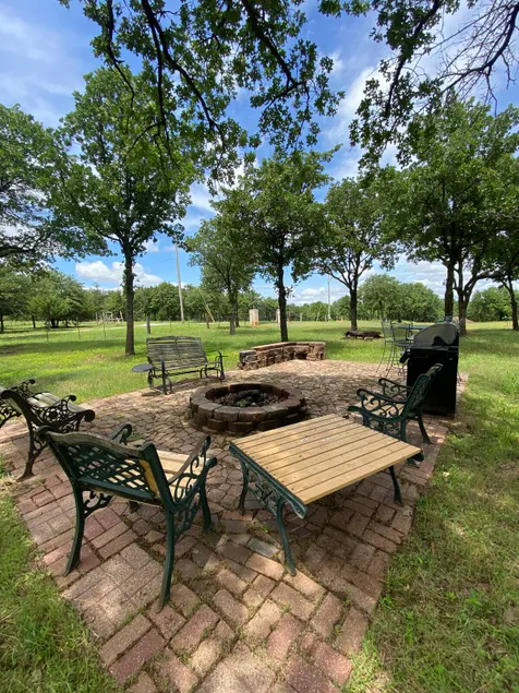 Oklahoma Peaceful Farm Getaway - Image 1