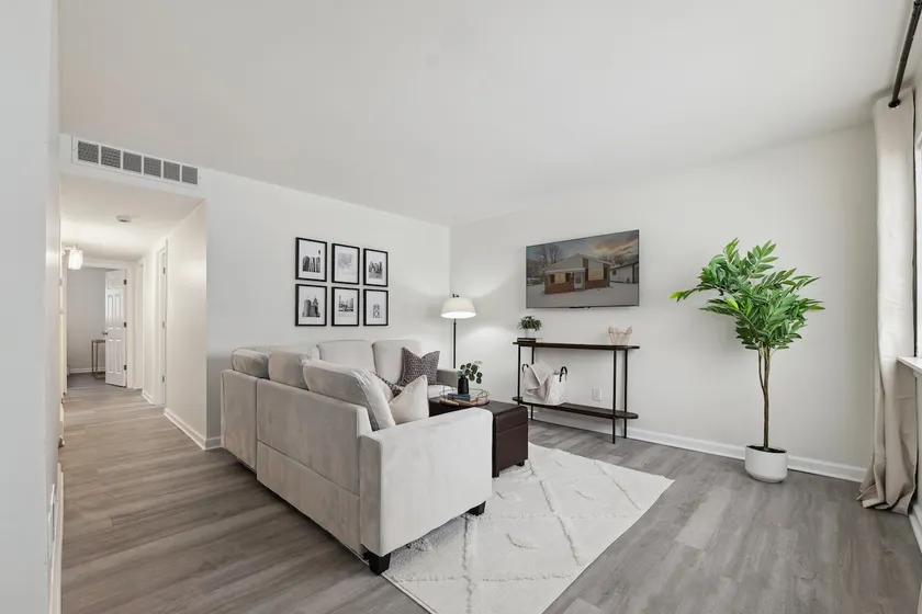 Spacious & Comfy Ranch - 5 minutes from DTW! - Image 1