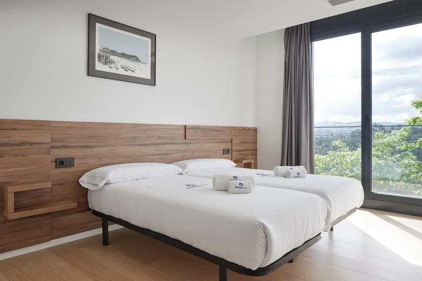 MANTULENE Apartments - Basque Stay - Image 1